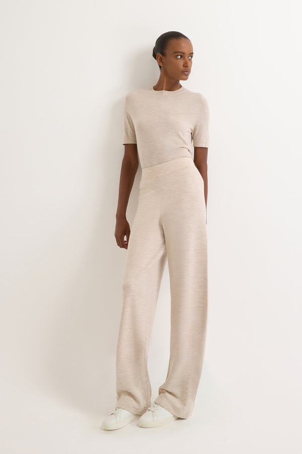 Beige (062)