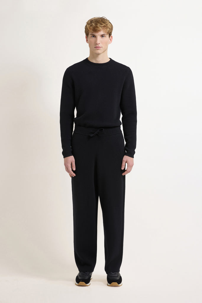 Black (599)