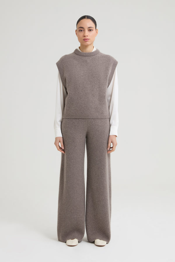 Taupe (486)
