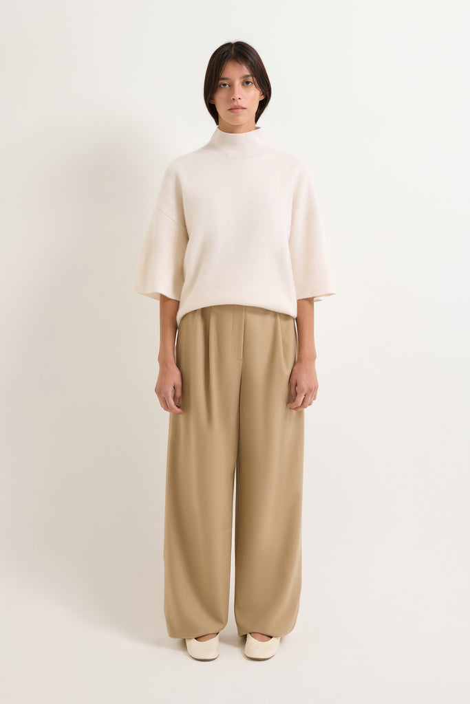 Neutral (013)