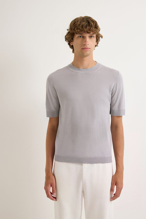 Grey (575)