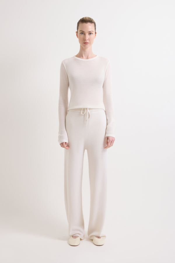 White (000)