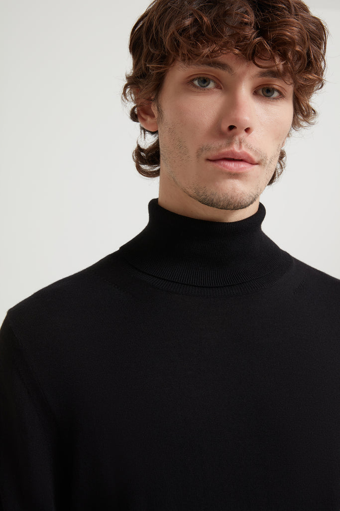 The Noble Wool Turtleneck